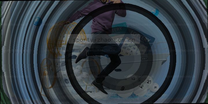 记分板上4比2的比分跳动，场边时钟显示补时5分钟，球场内人声鼎沸。